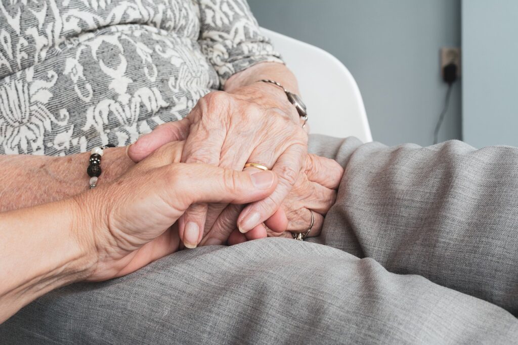 Quel que soit le ou les régimes de retraite dont relevait la personne décédée, vous devez obligatoirement avoir été marié avec cette personne pour pouvoir bénéficier d'une pension de réversion.